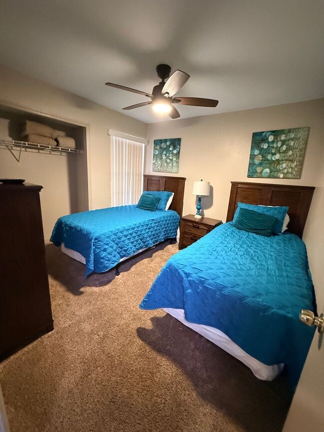 Building Photo - 2490 Sweetwater Club Cir