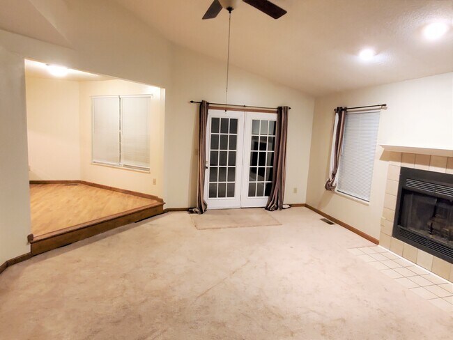 Great room - 6423 Plankton Dr