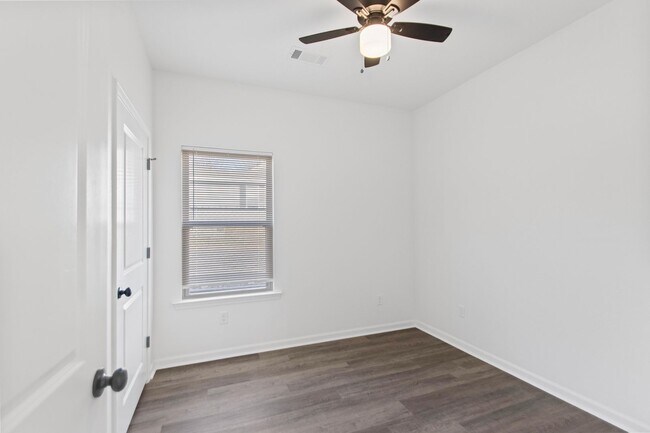 Building Photo - 1800 S Harrison St