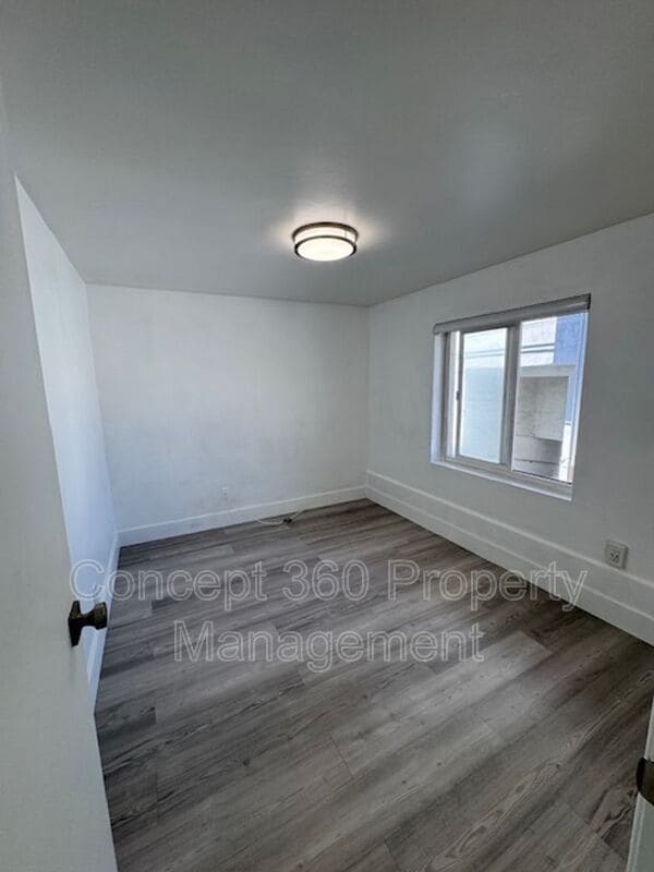 Building Photo - 1139 E OCEAN Blvd