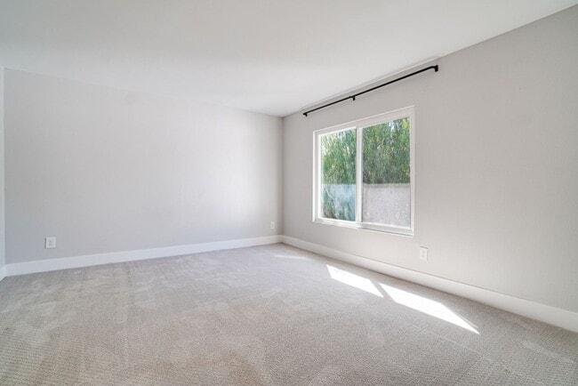 Building Photo - Dain House