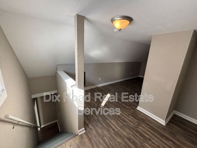 Building Photo - 4539 Mayhew Ave