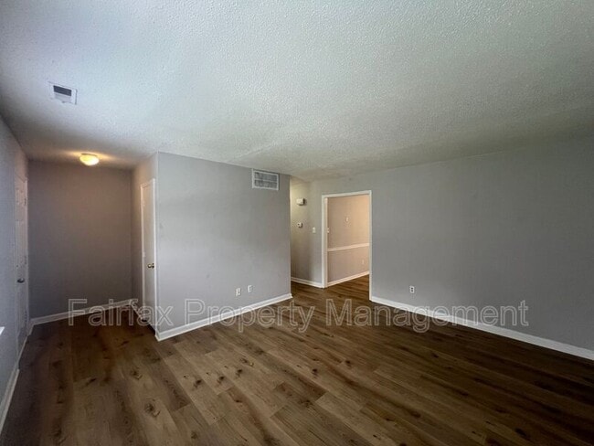 Building Photo - 227 Bridgefield Pl