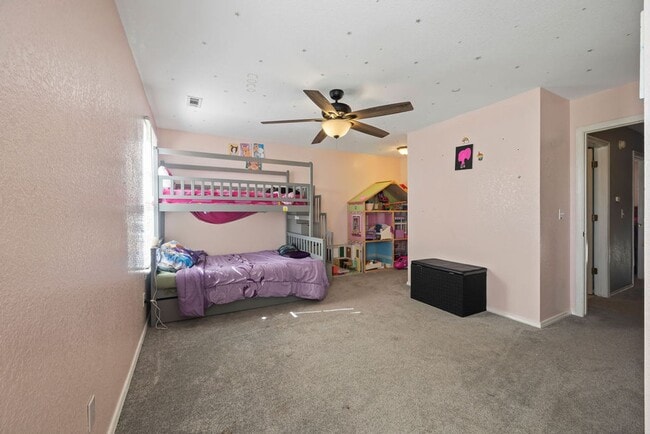 Building Photo - Beautiful 3-bedroom 2.5 bath Home in Bento...