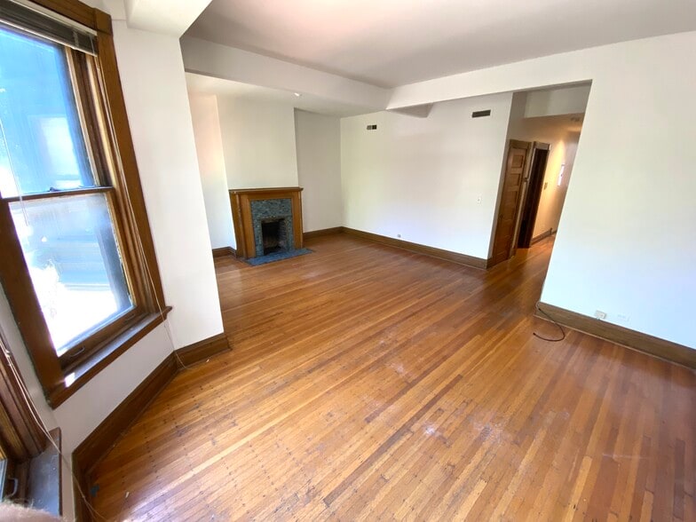Building Photo - 2352 N Cleveland Ave