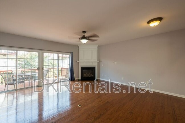 Building Photo - 1369 Thornborough Dr