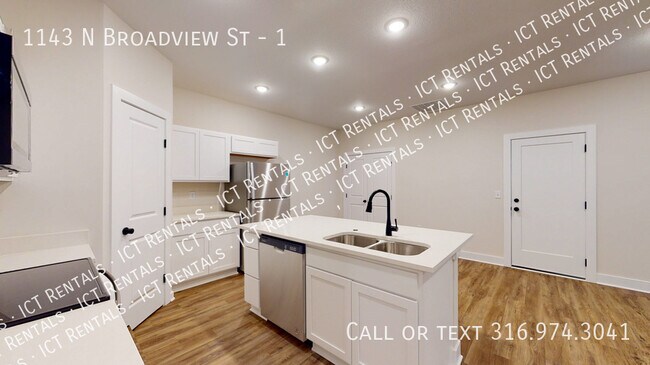 Building Photo - 1143 N Broadview St