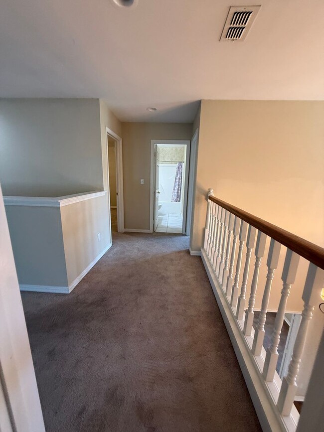 Building Photo - 139 Hallette Dr
