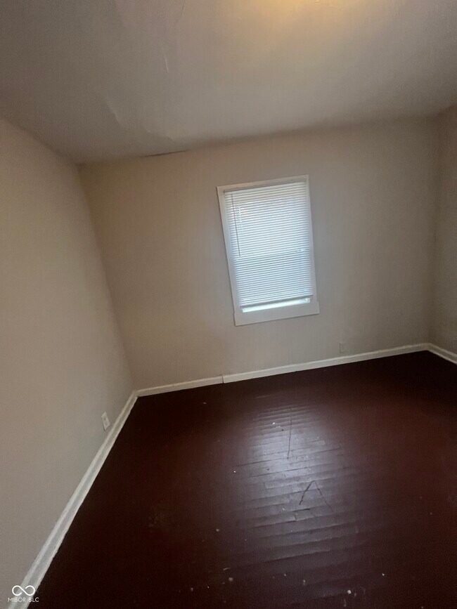 Building Photo - 3915 Hillside Ave