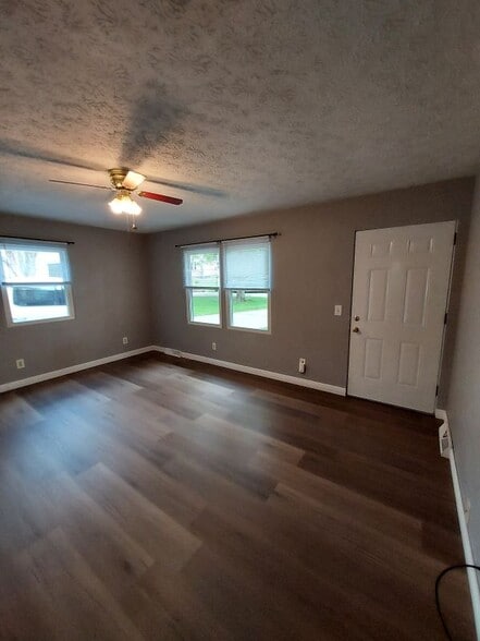 Building Photo - 267 Sunset Dr