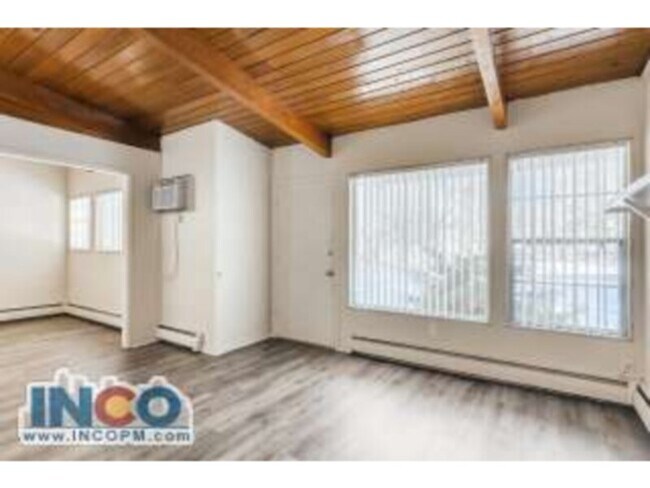 Building Photo - 6075 S Sterne Pkwy