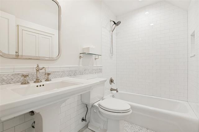 Building Photo - 6544 Valleybrook Dr