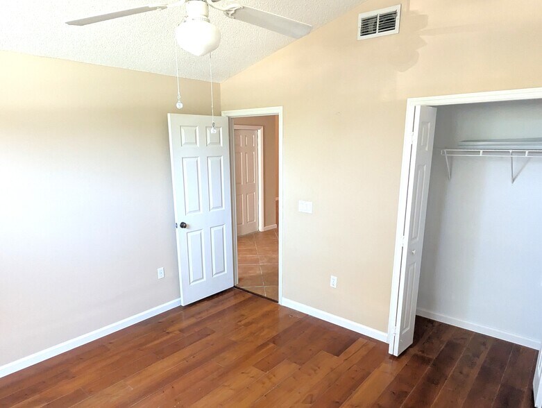 Building Photo - 3815 Sugar Creek Ct