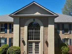 Building Photo - 750 Dalrymple Rd