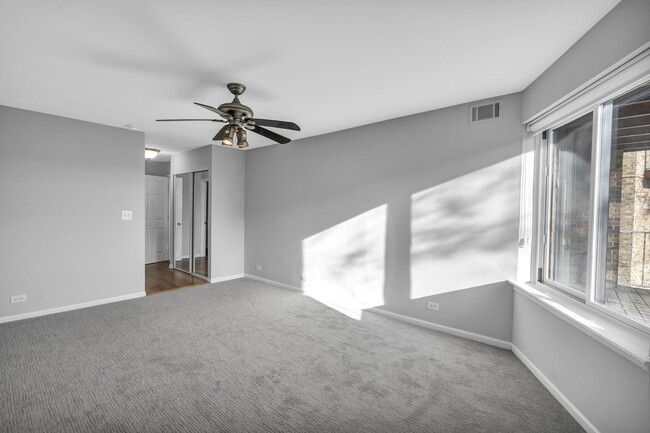 Building Photo - 5400 Astor Ln