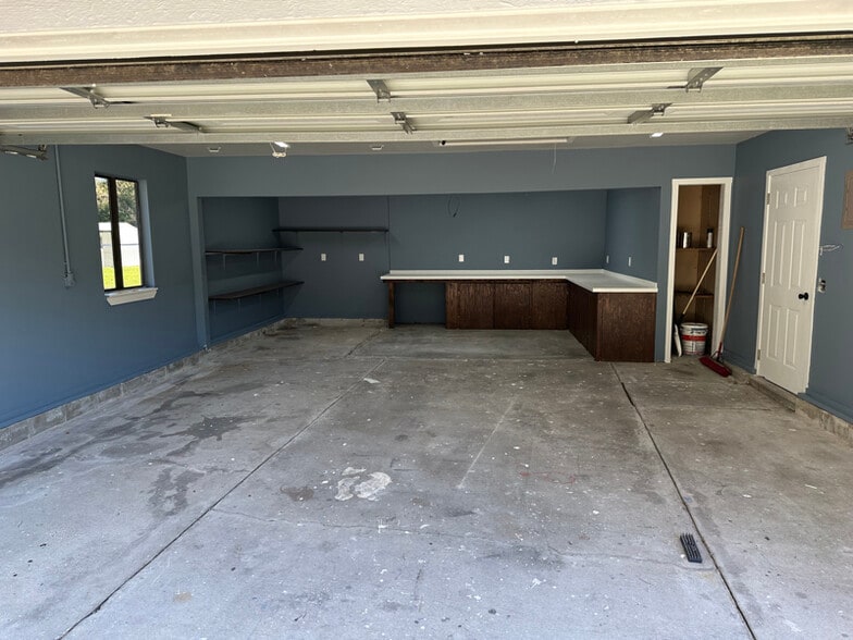 Building Photo - 306 Fawn Cir