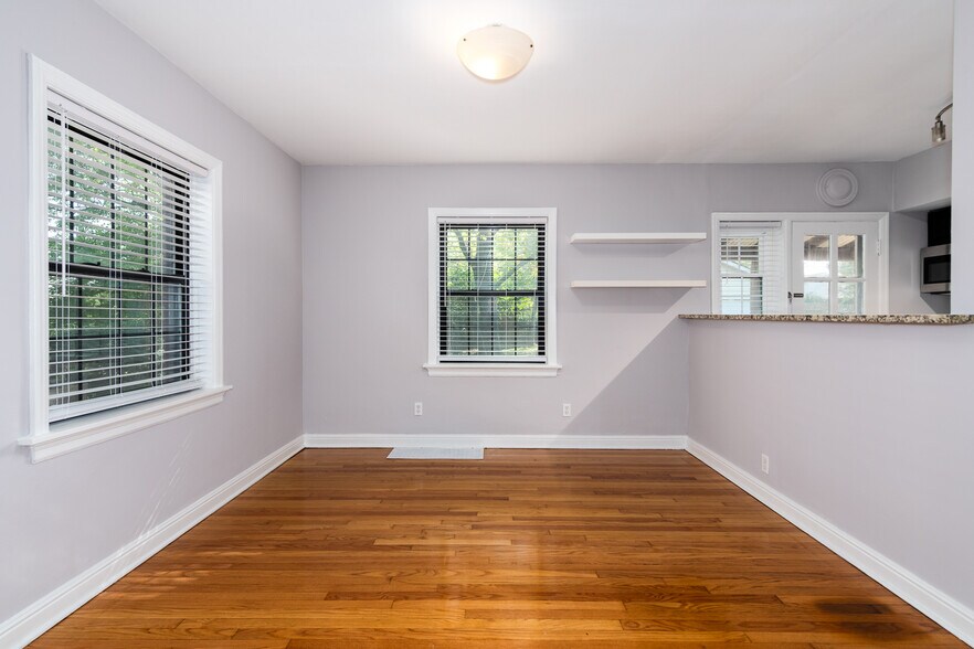 Building Photo - 1112 Sanford Ave