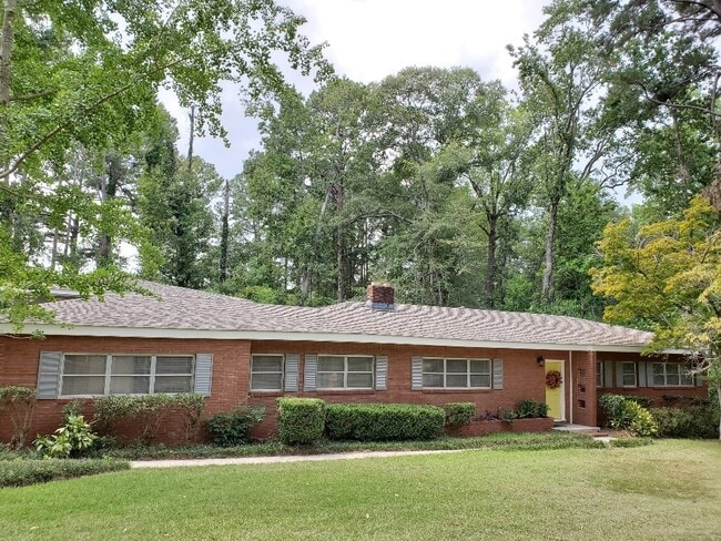 Building Photo - Newly Remodeled Mid Century Style Home!!