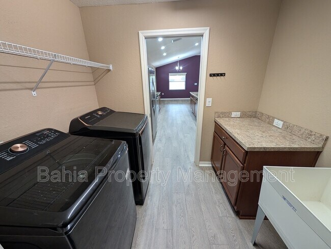 Building Photo - 722 Vineyard Reserve Ct