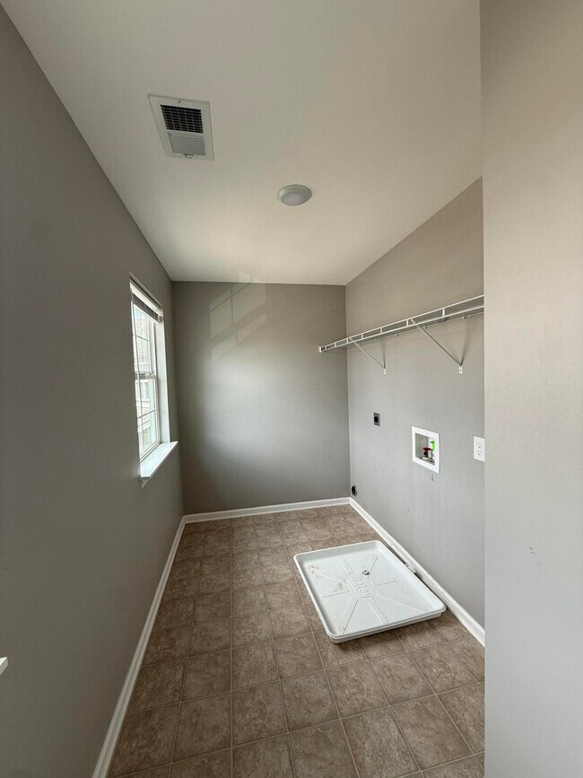 Building Photo - 2716 Hailey Rose Way