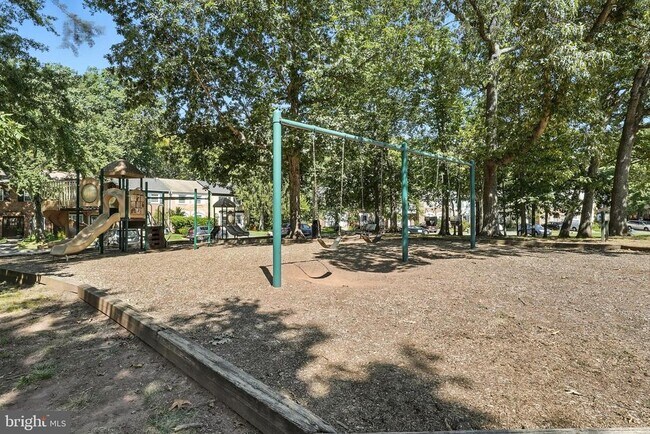 Building Photo - 14727 Bentley Square