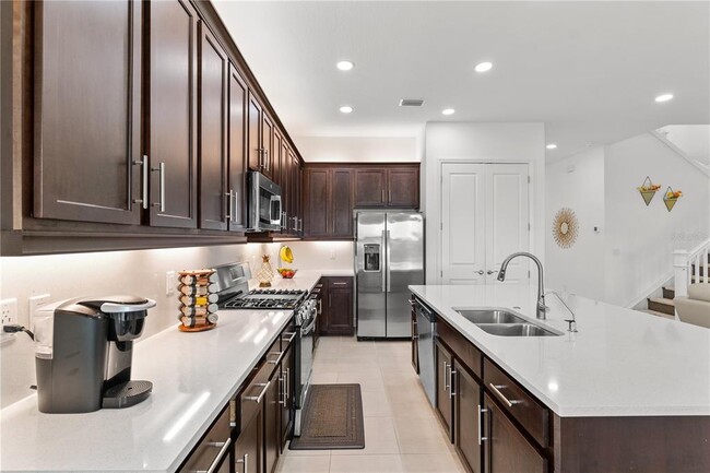 Building Photo - 32558 Tree of Life Ave