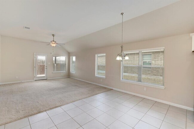 Building Photo - 753 Hot Spring Valley