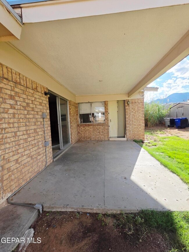 Building Photo - 10457 Aphonia Dr