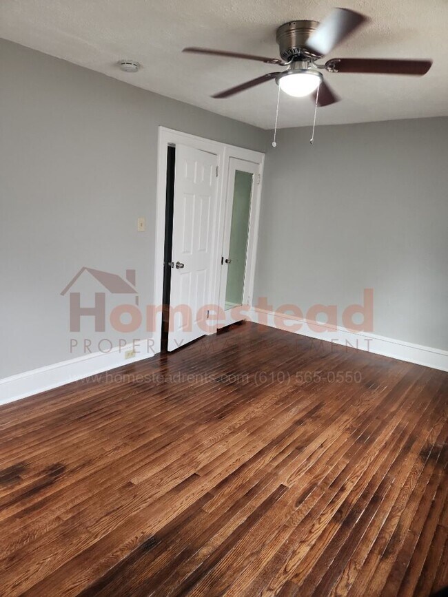 Building Photo - 5 BEDROOM HOME FOR RENT IN COLLINGDALE!