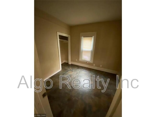 Building Photo - 3008 Emerson Ave N