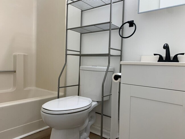 Building Photo - 78 Oak Ridge Dr