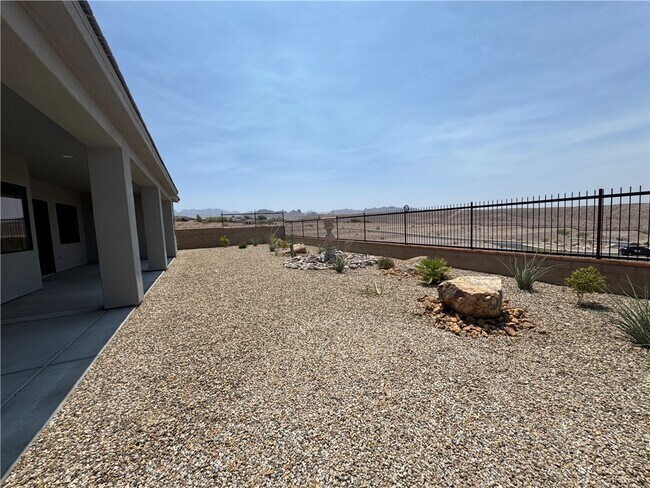 Building Photo - 3040 Fort Mojave Dr