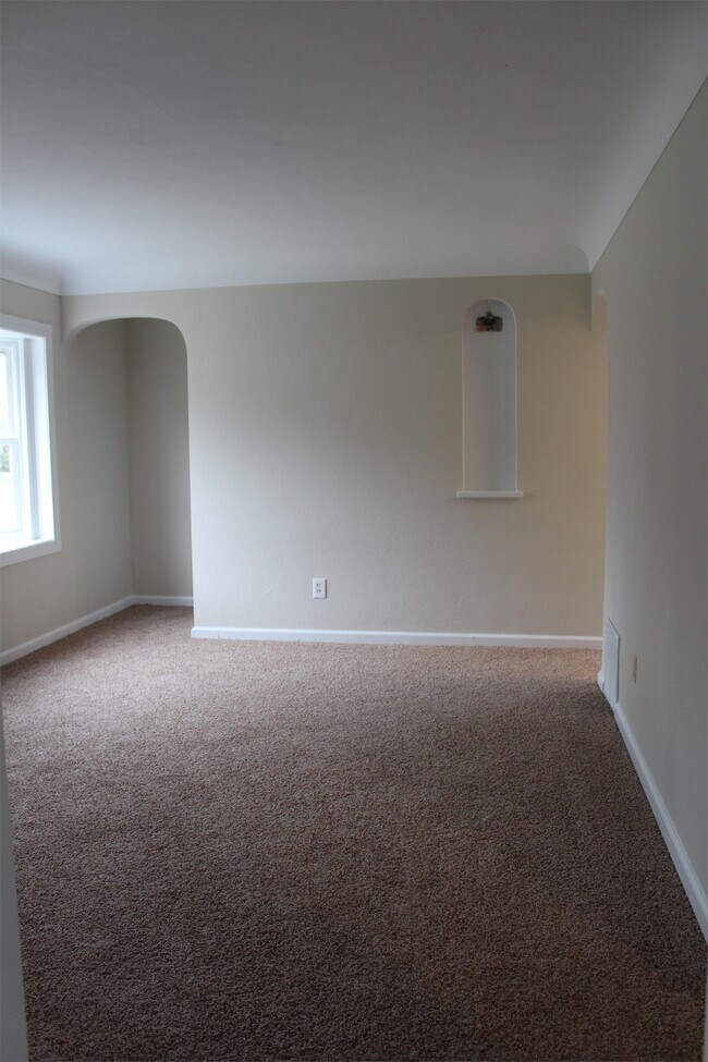 Building Photo - 1519 Baker Dr