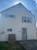 Building Photo - 390 Mercer Rd