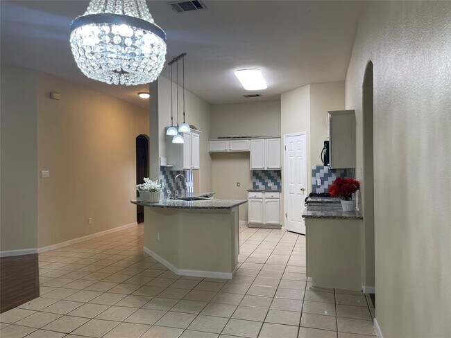 Building Photo - 1412 Firebush Dr