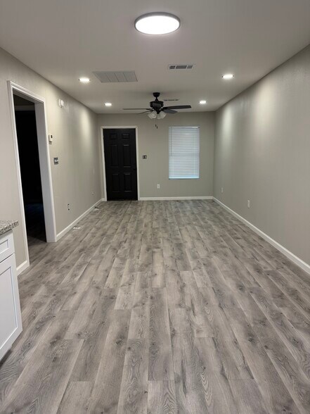 Building Photo - 361 Dixie Ave