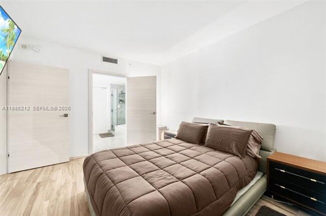 Building Photo - 801 S Miami Ave