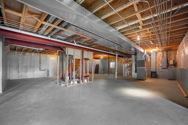 Building Photo - 552 Waters Edge Dr