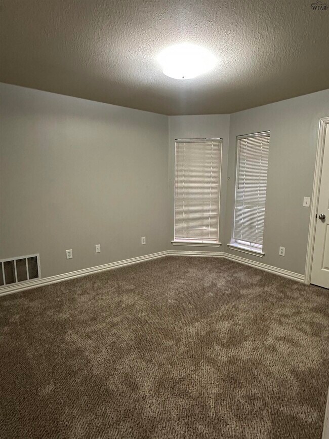 Building Photo - 5214 Sunnybrook Ln