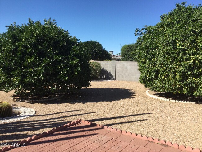 Building Photo - 20402 N Skylark Dr