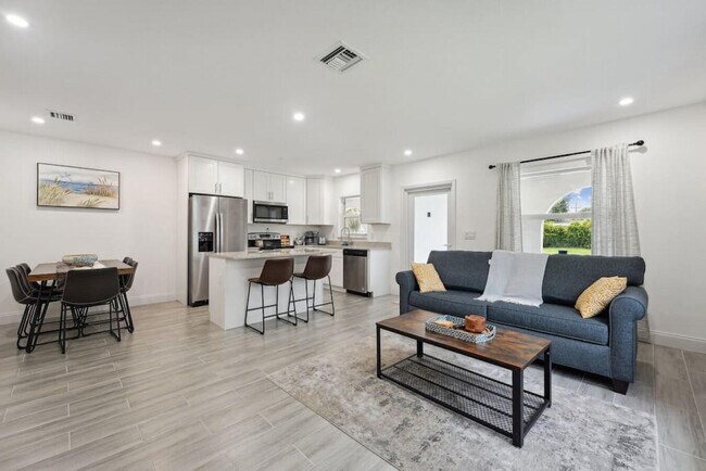 Building Photo - 3133 Albatross Rd