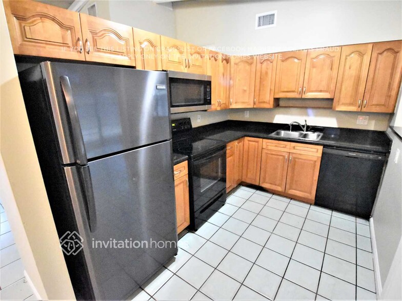 Building Photo - 1275 SW 28th Rd