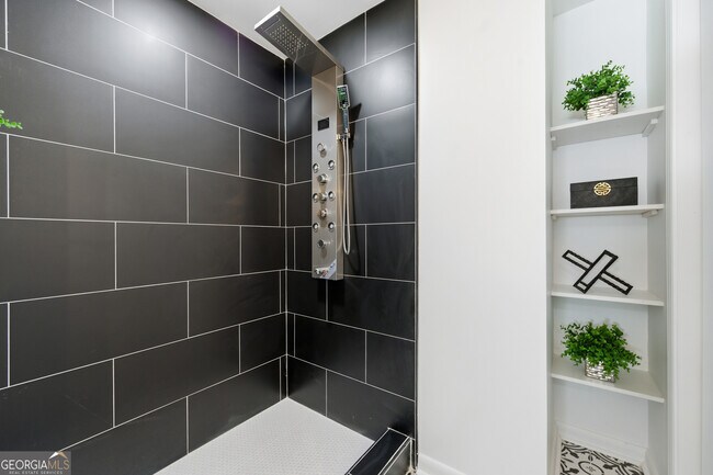 Building Photo - 2541 Santa Barbara Dr NW