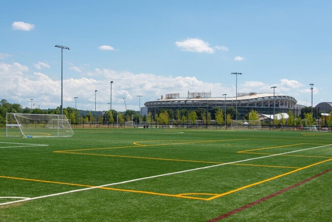 Building Photo - 1901 C St SE