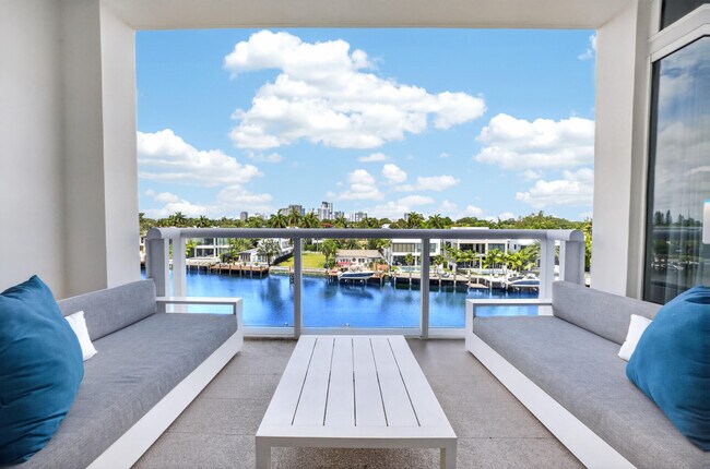 Building Photo - 45 Hendricks Isle