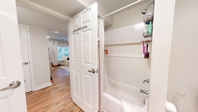 Building Photo - AVAILABLE NOW- SUBLEASE Short distance to Downtown Auburn--One of Kind Home on Sherwood Dr in Auburn