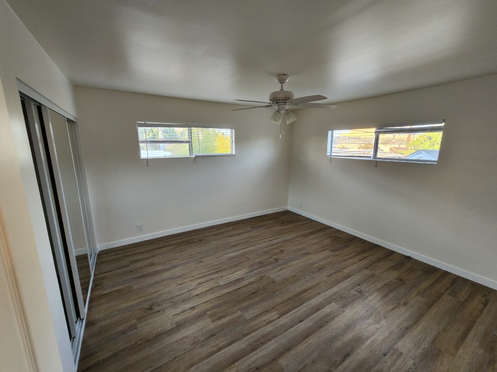 Building Photo - 1414 S Orange Grove Ave