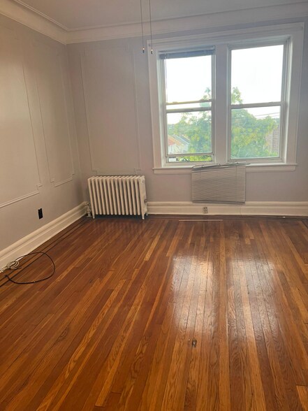 Building Photo - 689 Sanford Ave