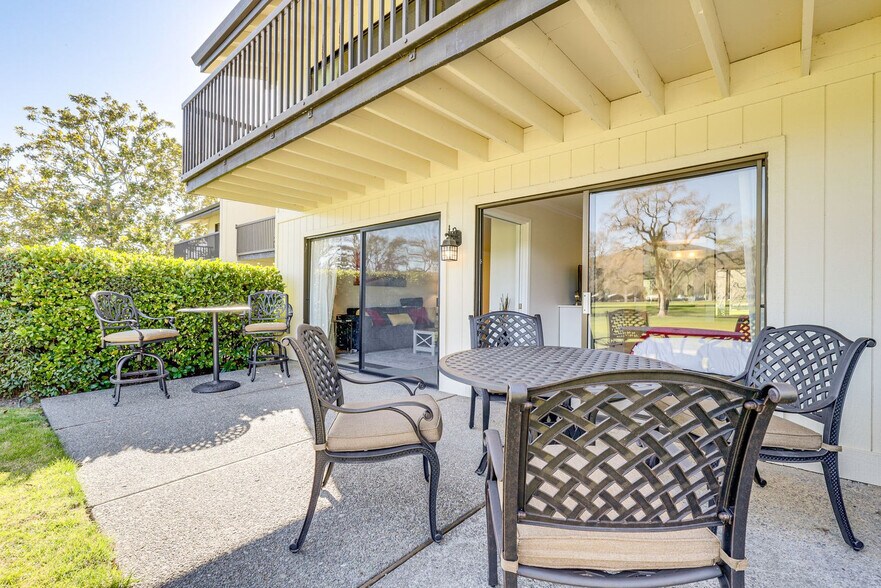 Building Photo - 760 Cottage Dr
