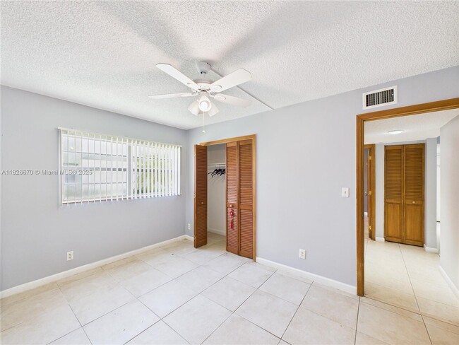Building Photo - 4113 NW 88th Ave